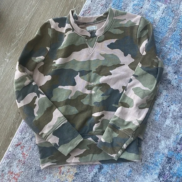 Madewell Crewneck Sweatshirt in Cottontail Camo - Picture 2 of 4